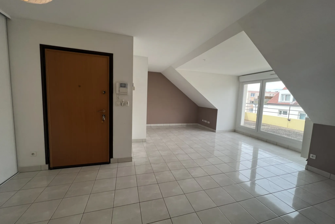 À vendre : Appartement 4 pièces en attique à Colmar avec terrasse 