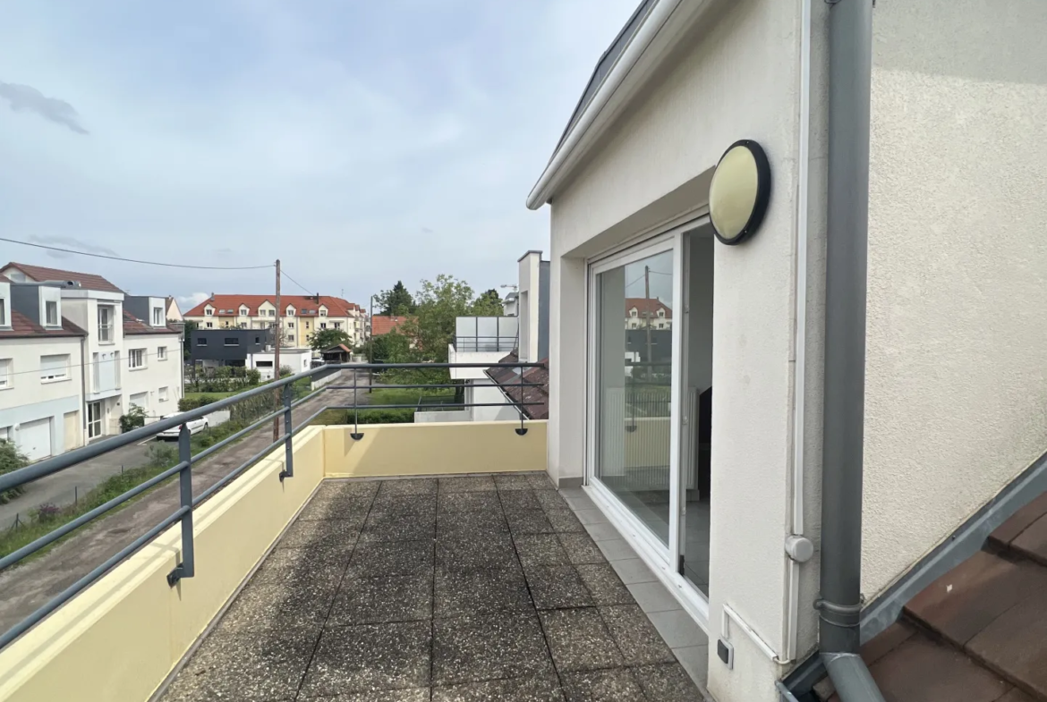 À vendre : Appartement 4 pièces en attique à Colmar avec terrasse 