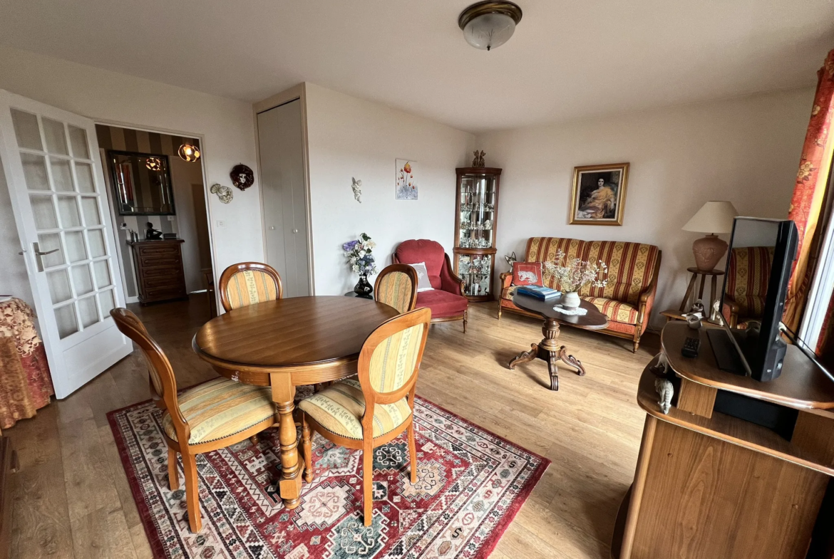 Spacieux appartement avec terrasse et balcon à Evreux 