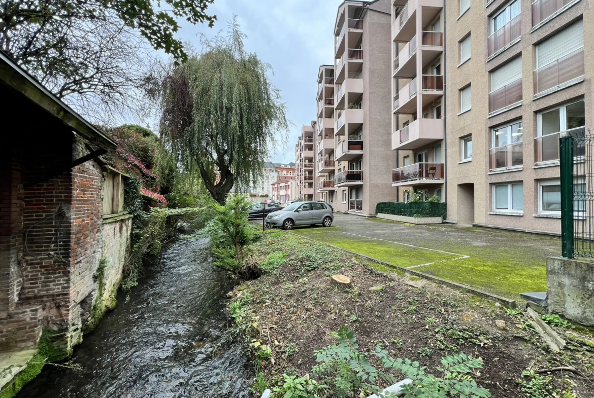 Spacieux appartement avec terrasse et balcon à Evreux 