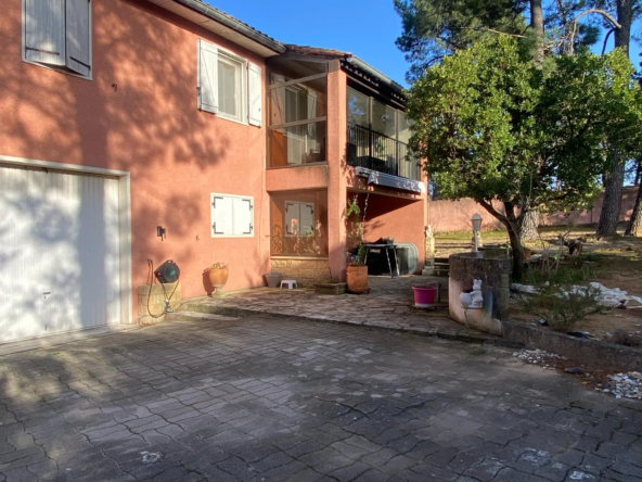 Vente villa 125 m² à Mornas avec jardin et garage