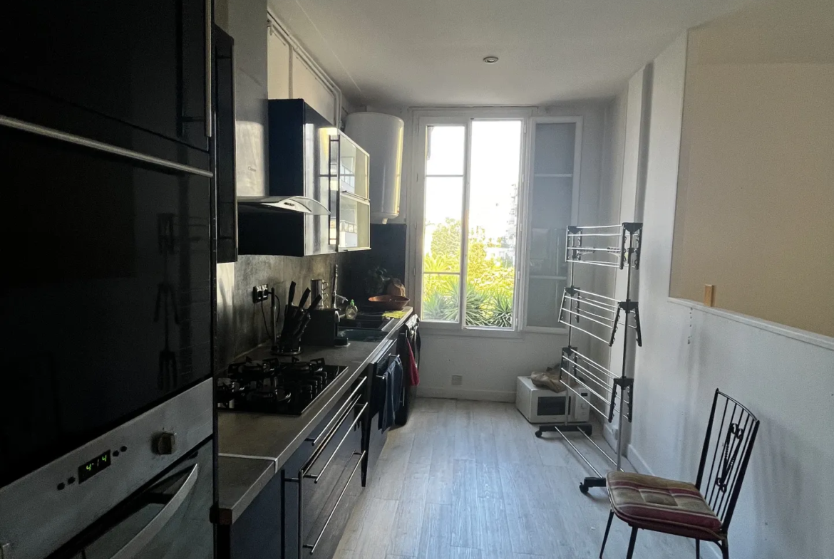 À vendre : Appartement 2 pièces à rénover à Nice - St Jean d'Angély 