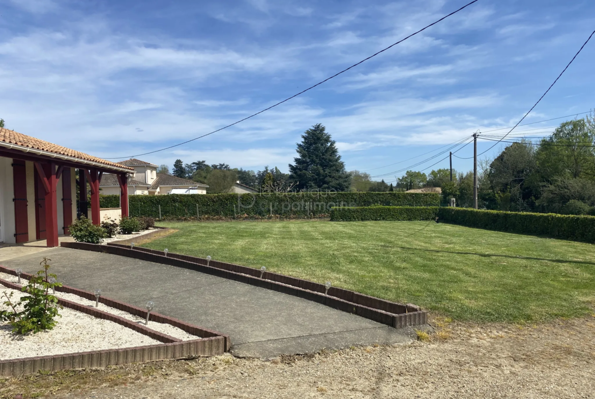 Maison de plain-pied 160 m² avec piscine à Sainte-Bazeille 