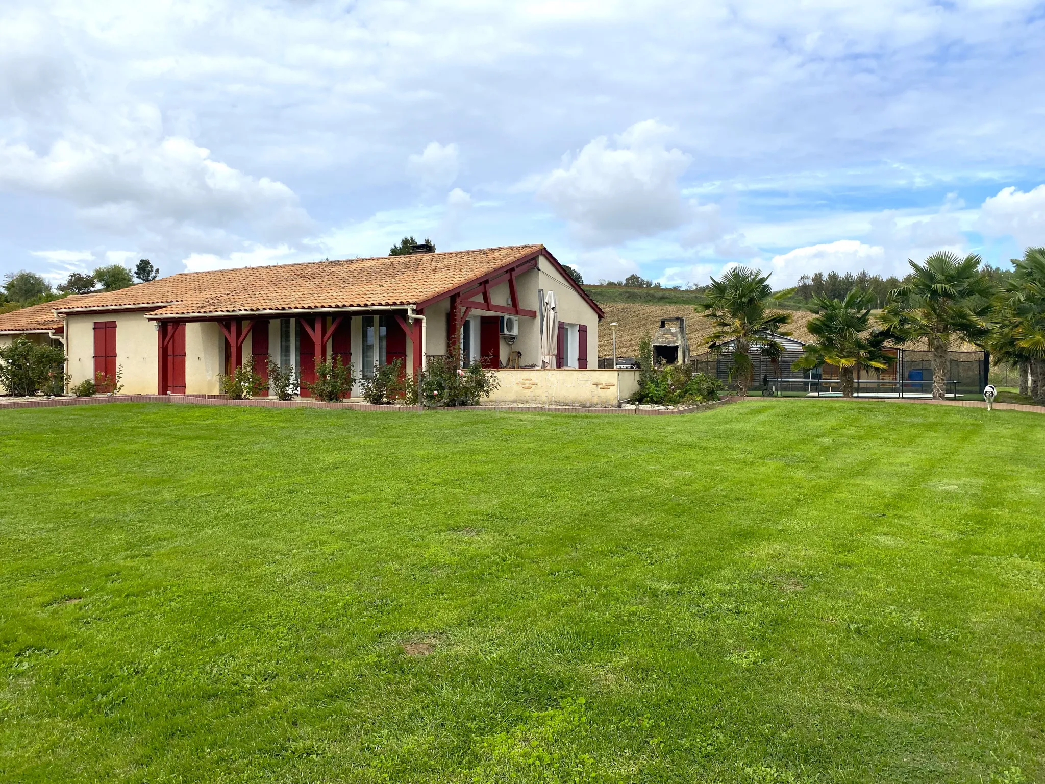 Maison de plain-pied, 160 m² avec piscine à Sainte Bazeille 