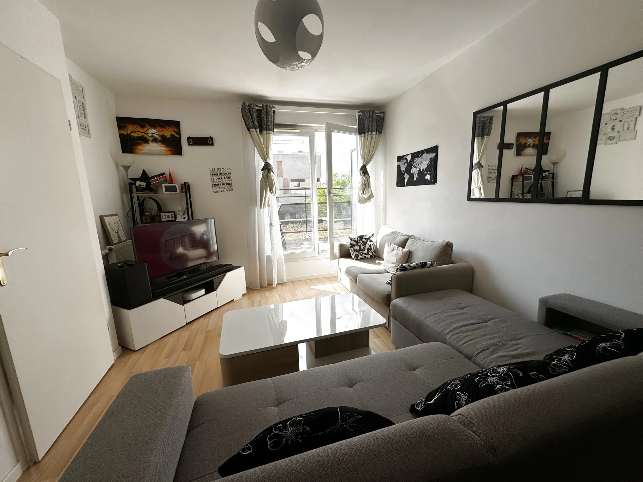 À vendre : Appartement 2 pièces avec balcon et terrasse à Cergy 