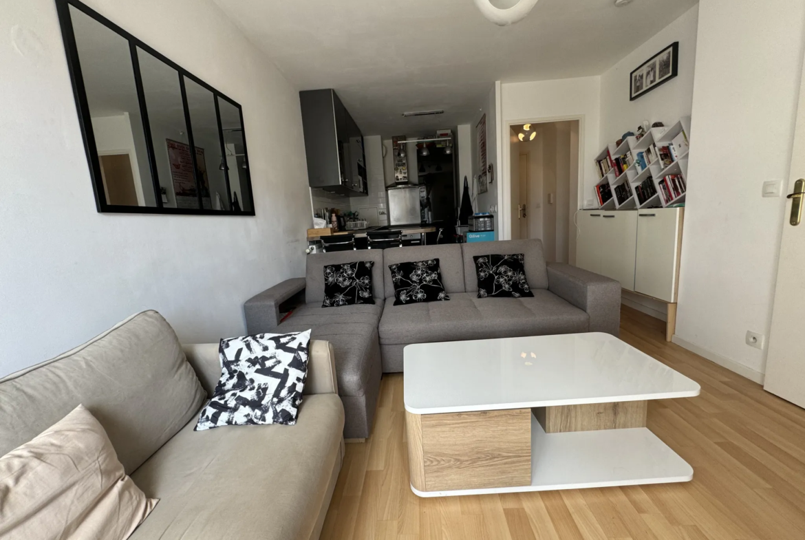 À vendre : Appartement 2 pièces avec balcon et terrasse à Cergy 