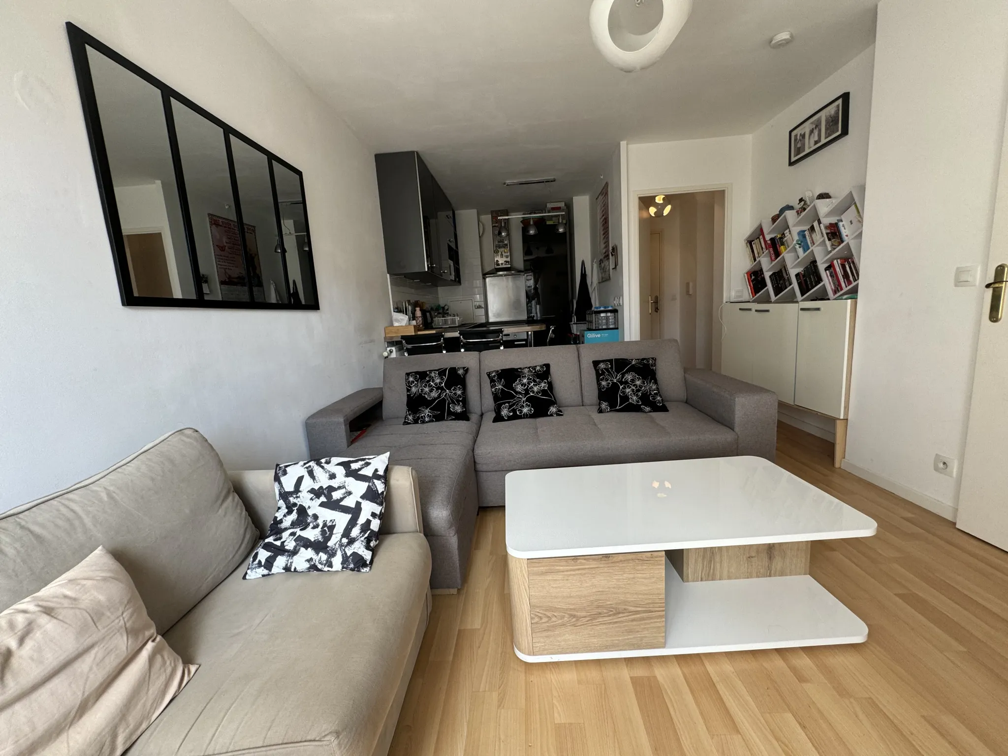 À vendre : Appartement 2 pièces avec balcon et terrasse à Cergy 