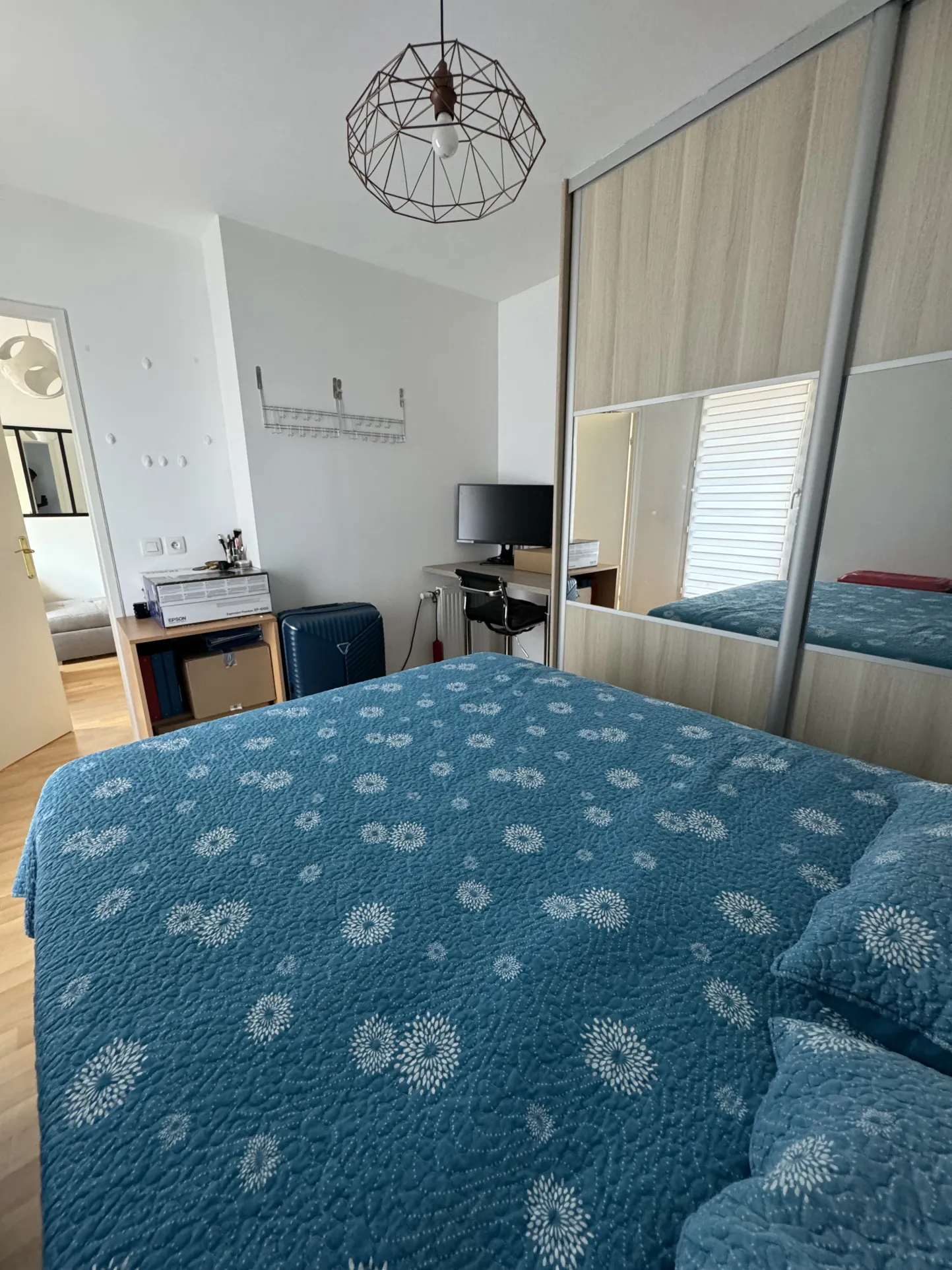 À vendre : Appartement 2 pièces avec balcon et terrasse à Cergy 