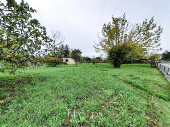 Terrain constructible viabilisé de 908 m² à Pellegrue