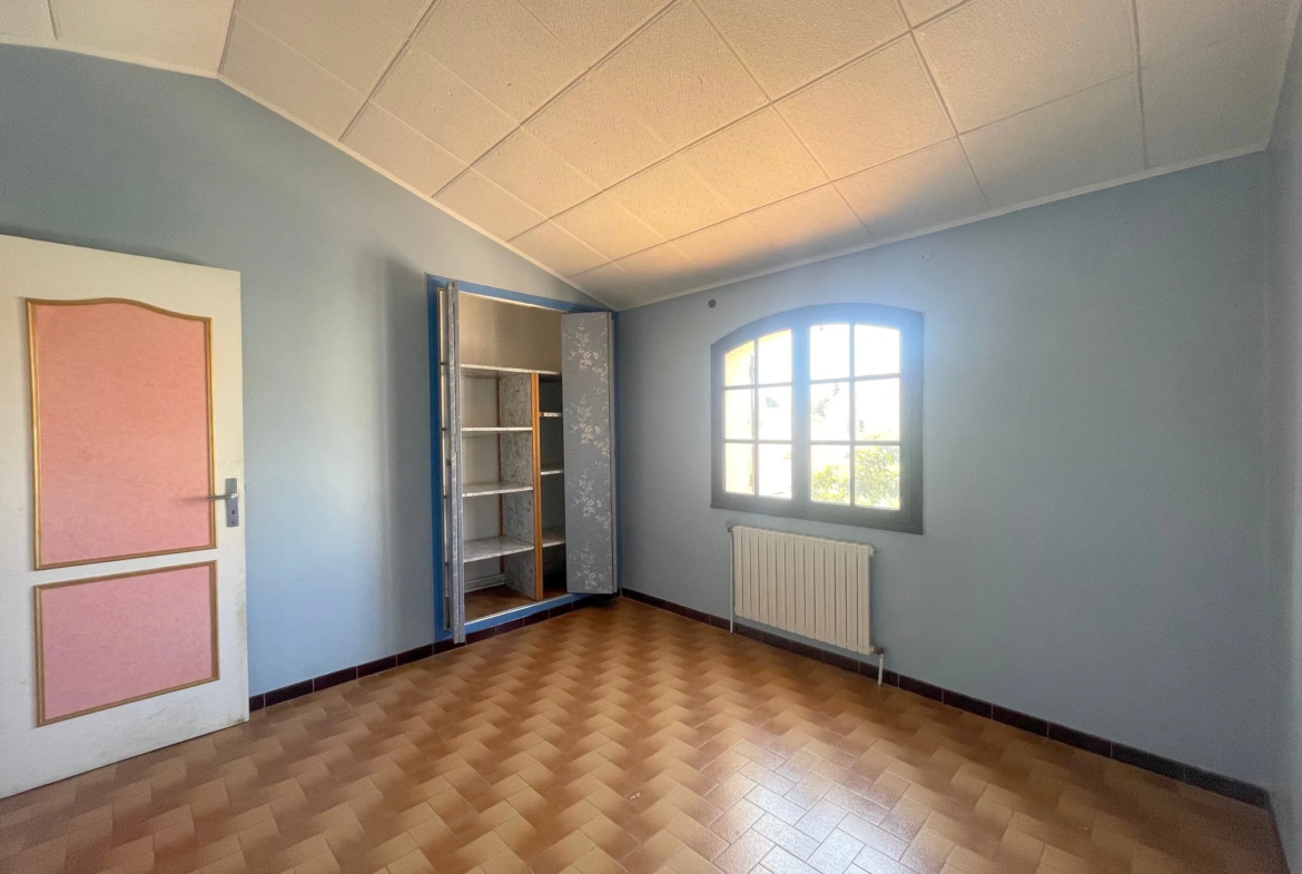 Charmante Maison à Rénover de 85 m² à Lunel 