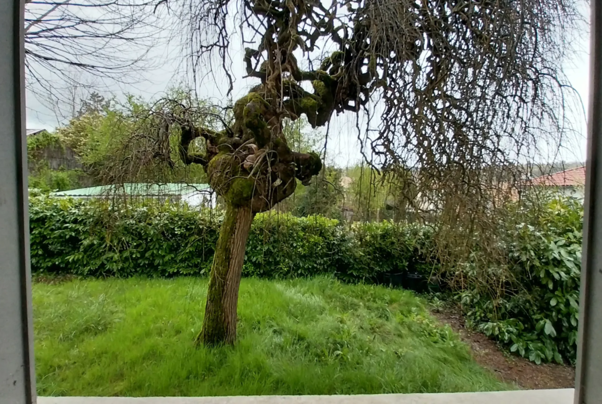 Maison à l'entrée de Ribérac avec 4 chambres 