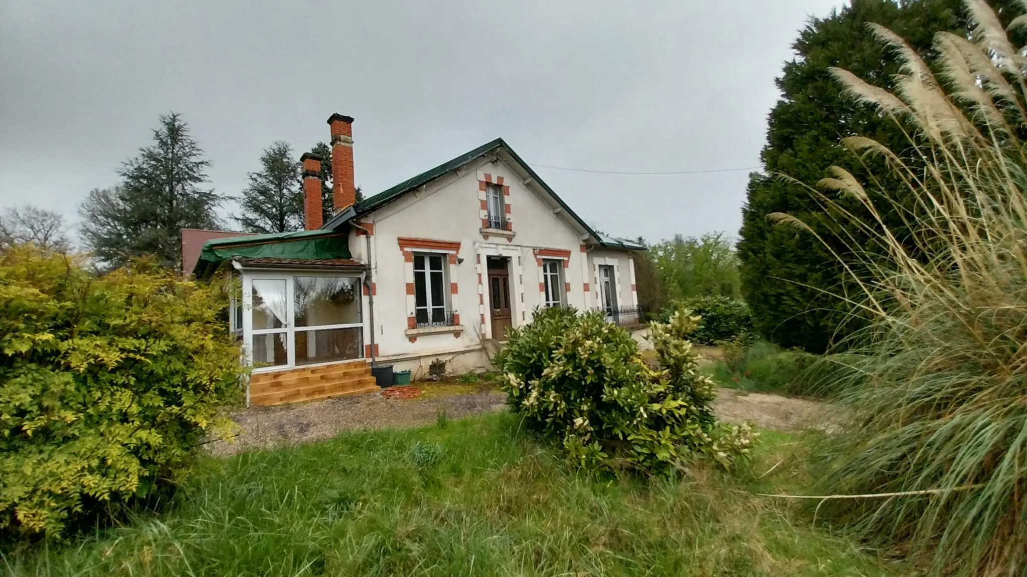 Maison à l'entrée de Ribérac avec 4 chambres 