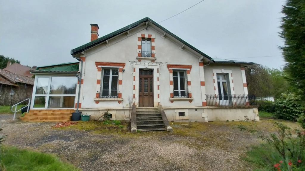 Maison à l'entrée de Ribérac avec 4 chambres