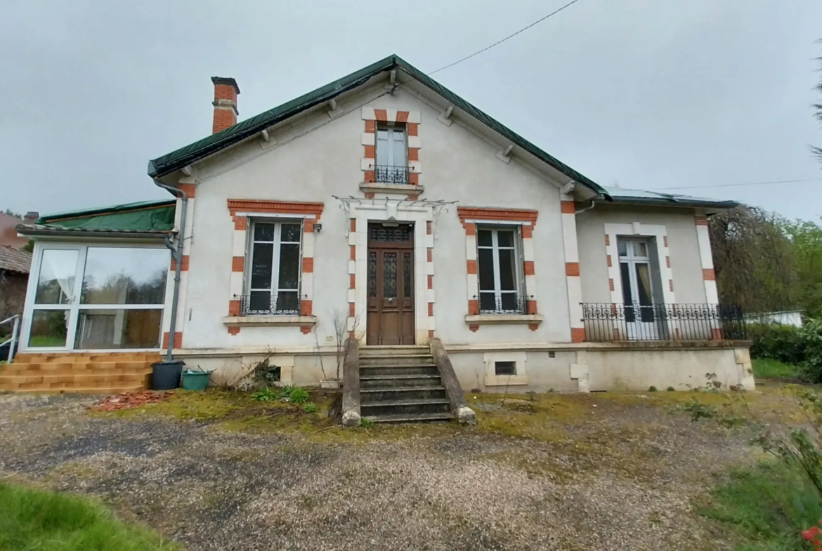 Maison à l'entrée de Ribérac avec 4 chambres 