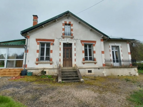 Maison à l'entrée de Ribérac avec 4 chambres