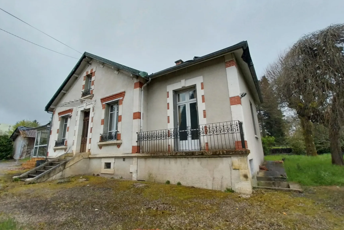 Maison à l'entrée de Ribérac avec 4 chambres 