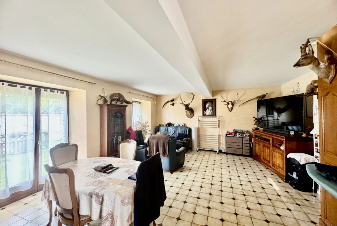 Maison familiale à vendre à Issou - 120 m² 