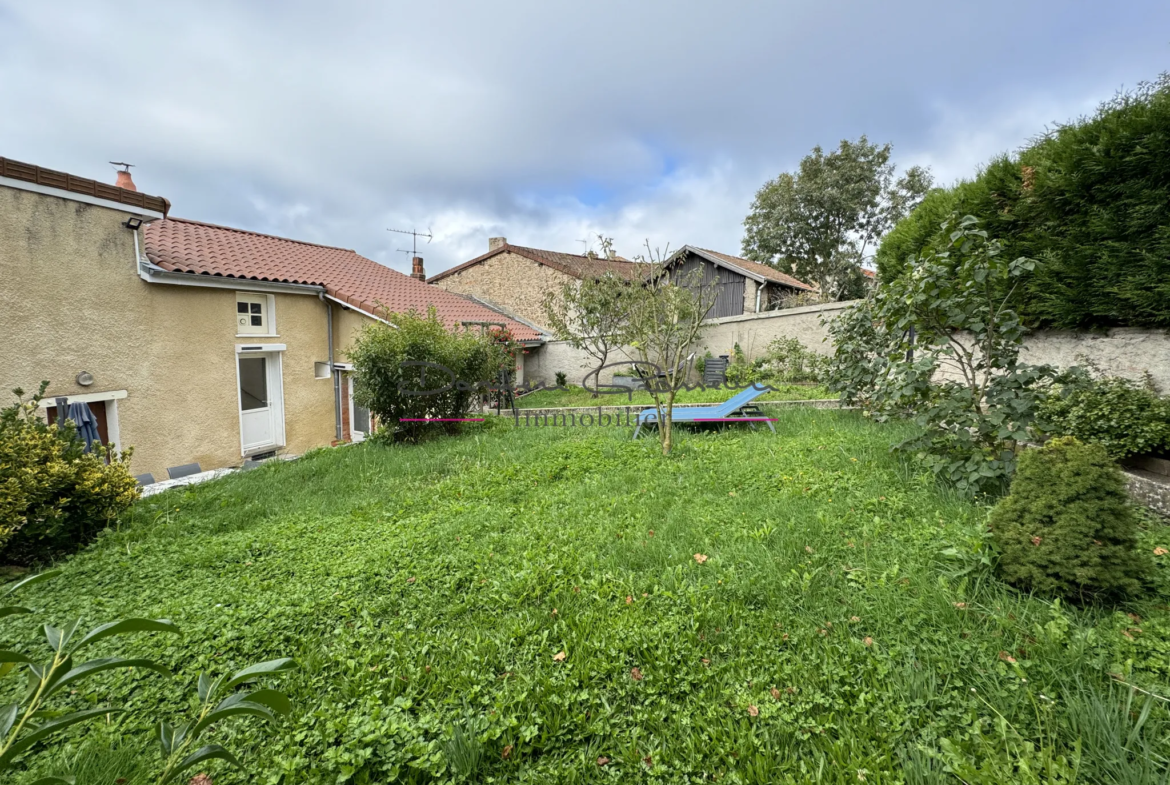 Maison de village de 120m2 à Tarare avec terrain 