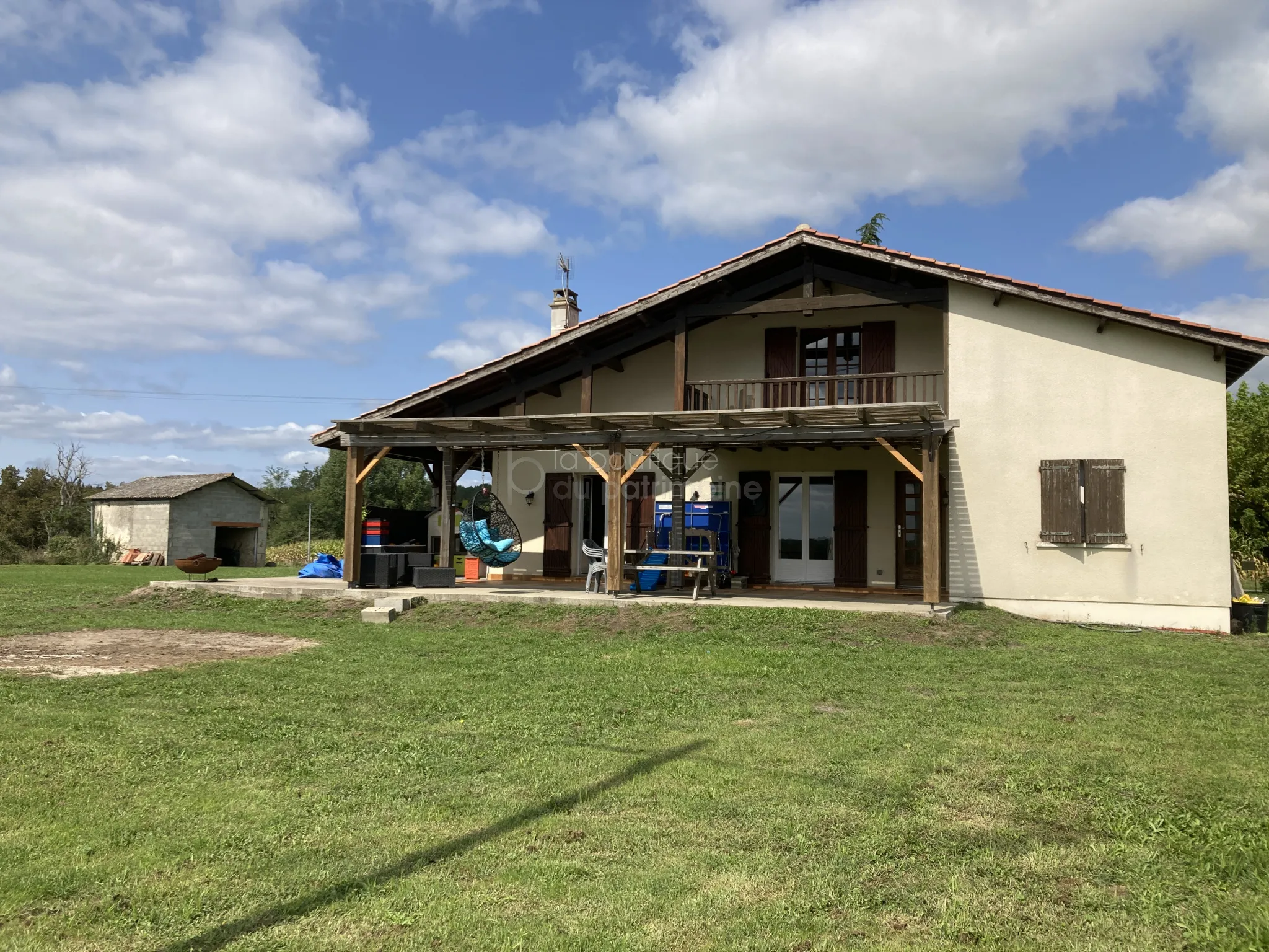 Maison 130 m² rénovée avec vue panoramique à Bazas 