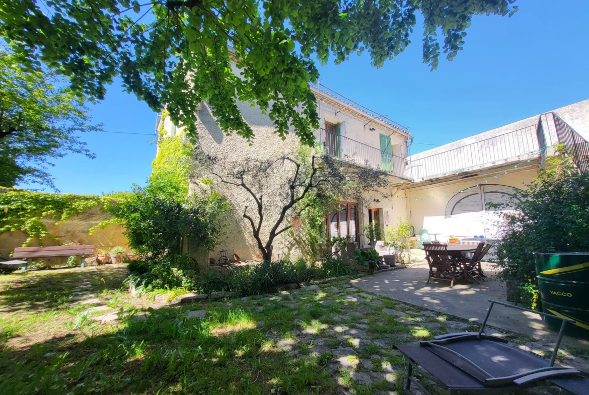 Vente Maison 5 Pièces à Aujargues - 135 m² avec Jardin 