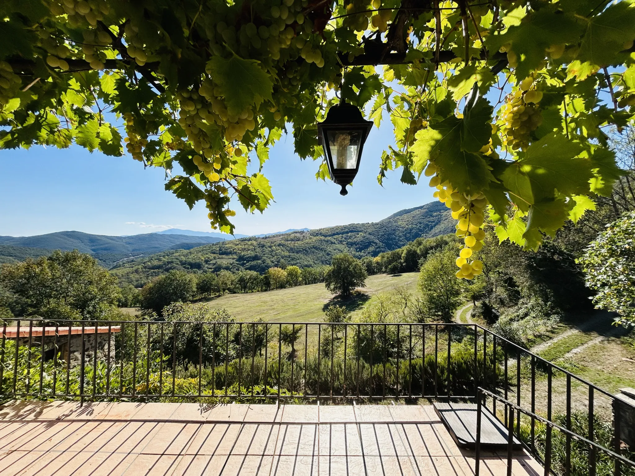 Propriété avec vue exceptionnelle sur les Pyrénées à Saint Marsal 