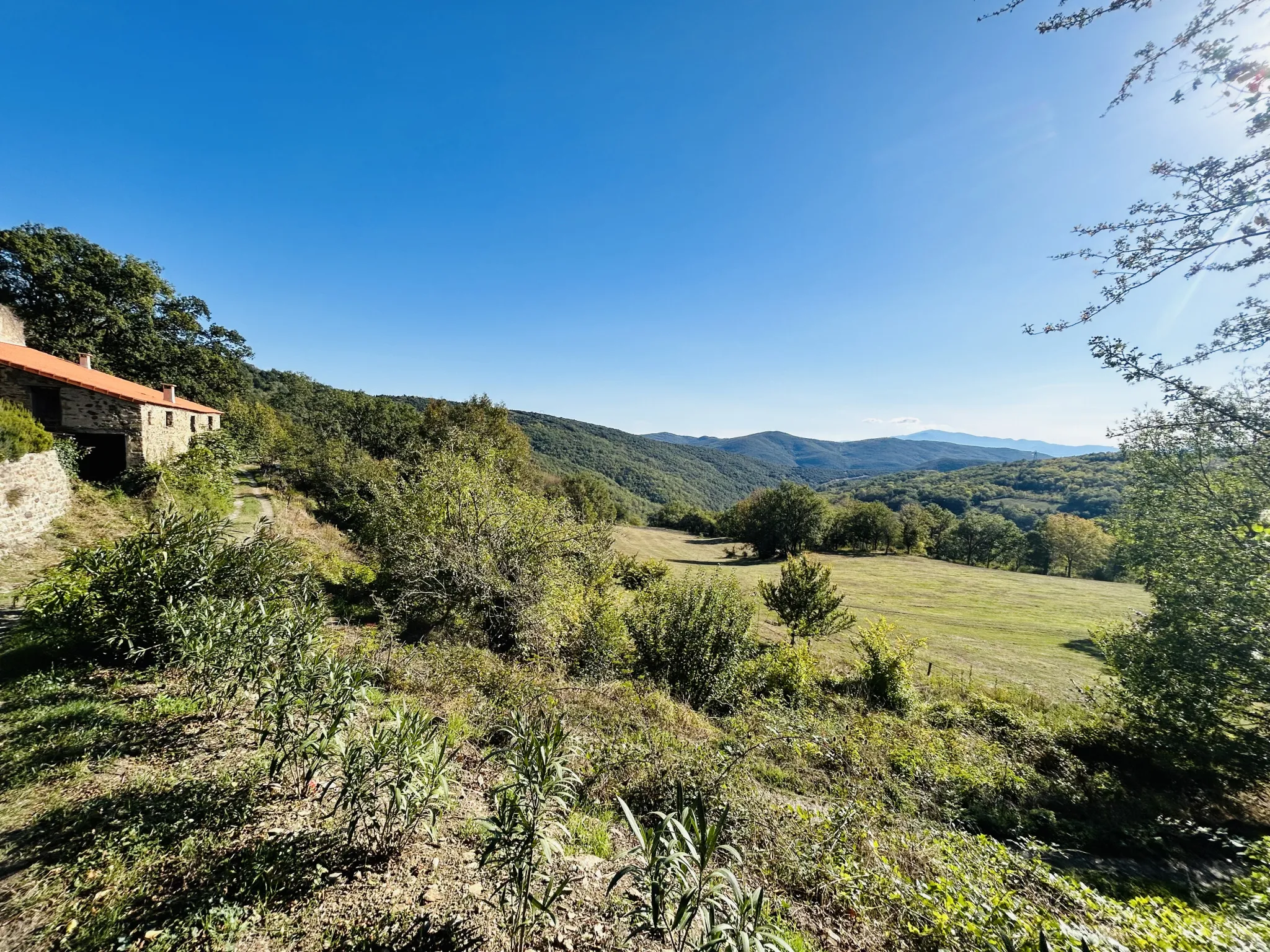 Propriété avec vue exceptionnelle sur les Pyrénées à Saint Marsal 