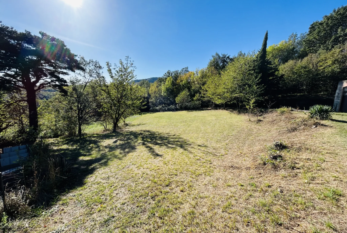 Propriété avec vue exceptionnelle sur les Pyrénées à Saint Marsal 