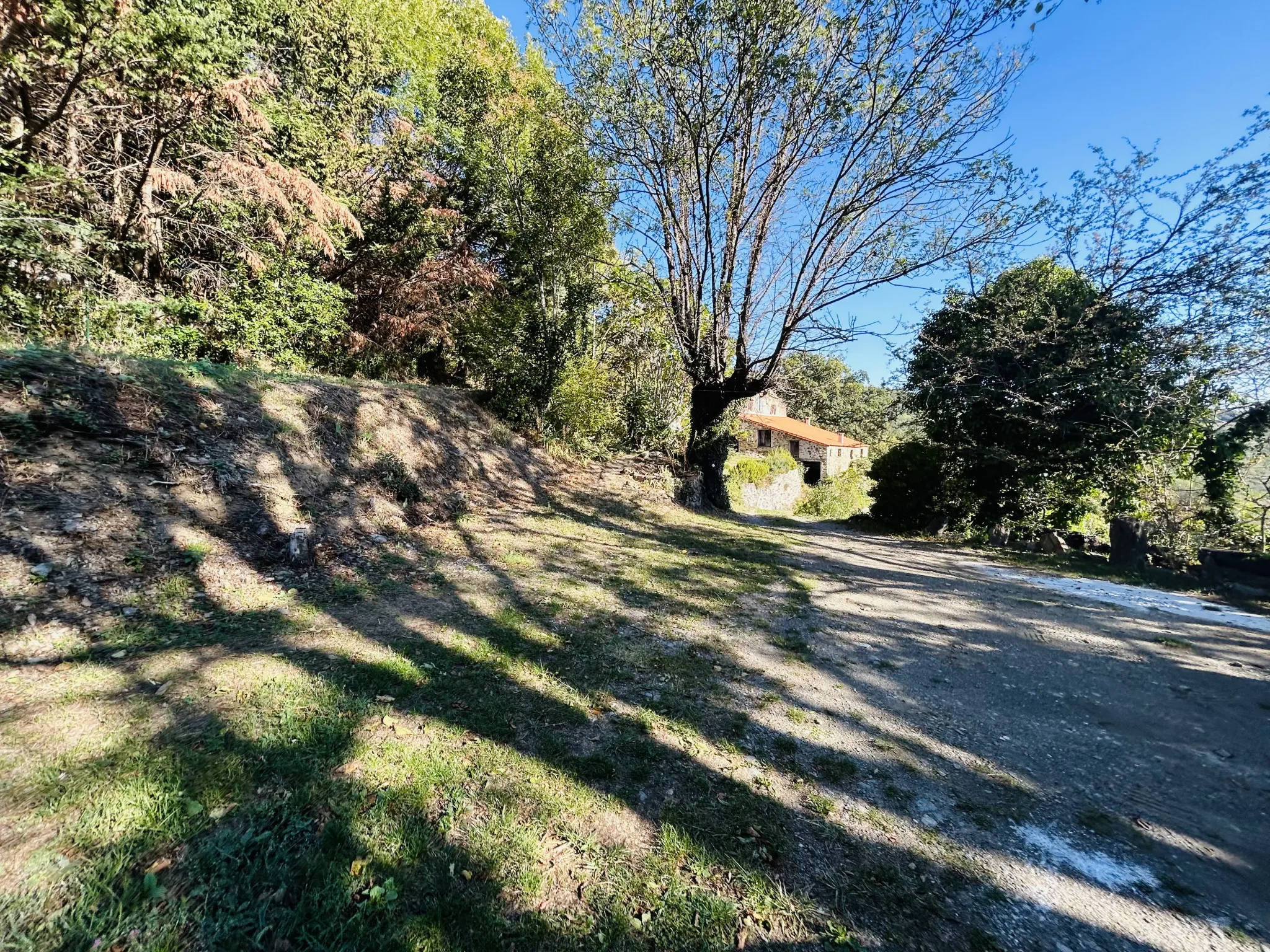 Propriété avec vue exceptionnelle sur les Pyrénées à Saint Marsal 