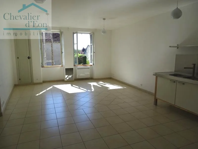 Maison rénovée à vendre à Épineuil - 120 000 € 