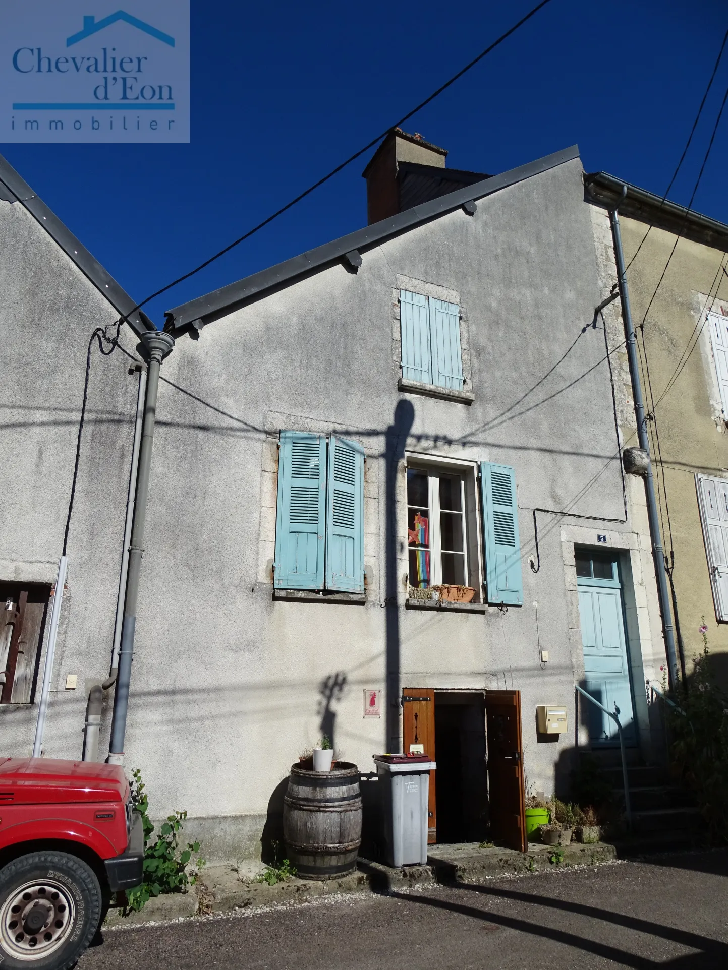 Maison rénovée à vendre à Épineuil - 120 000 € 