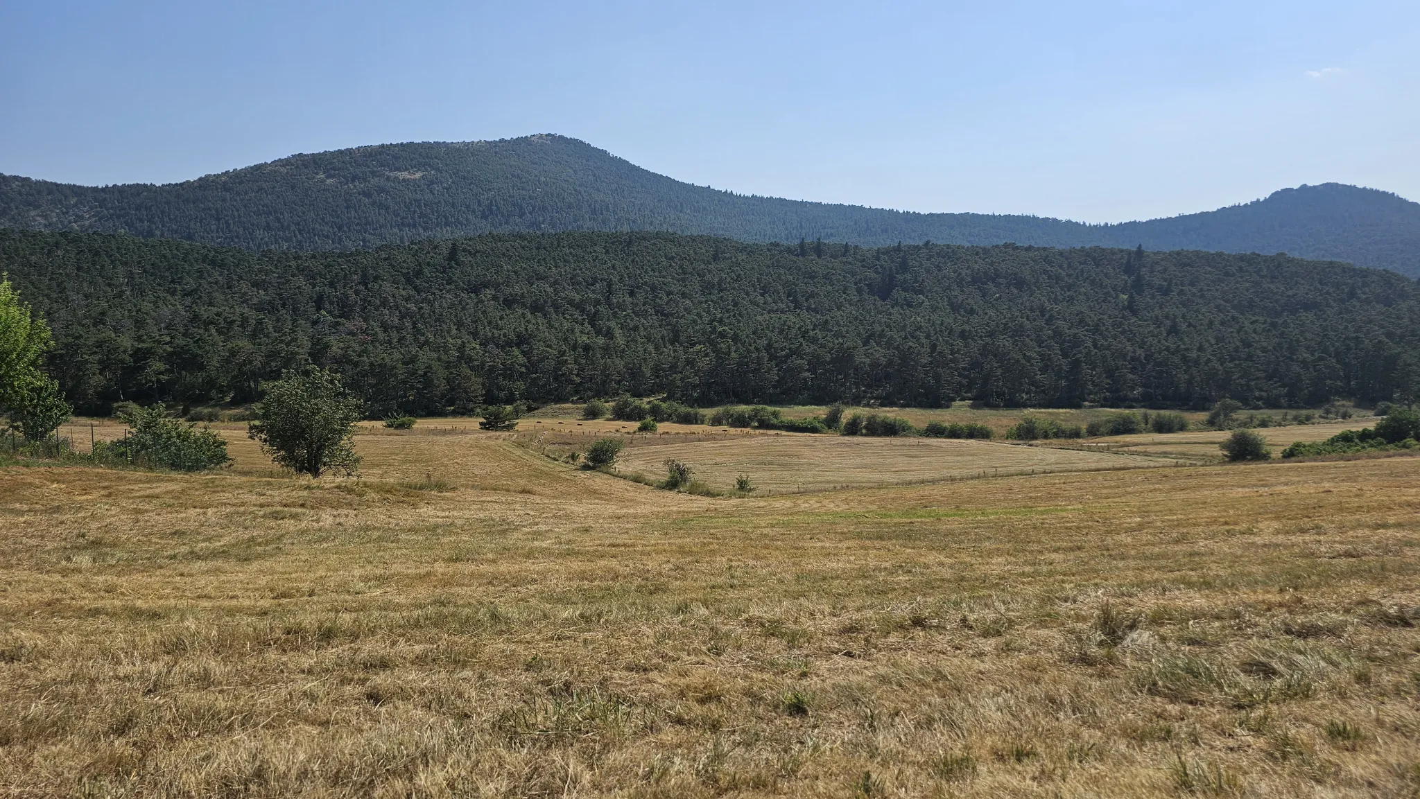 Terrain agricole avec vue dégagée à Seranon 