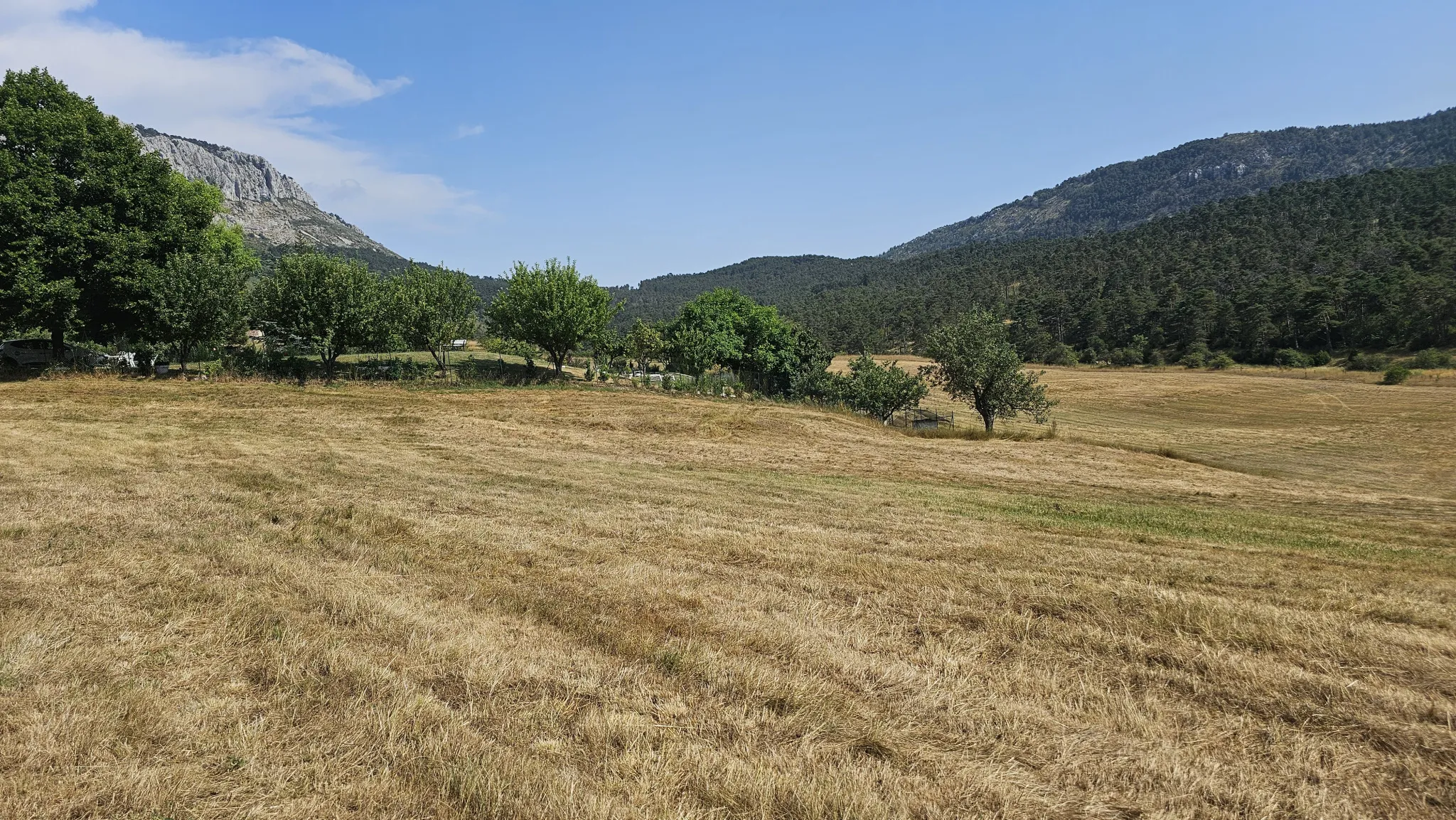 Terrain agricole avec vue dégagée à Seranon 