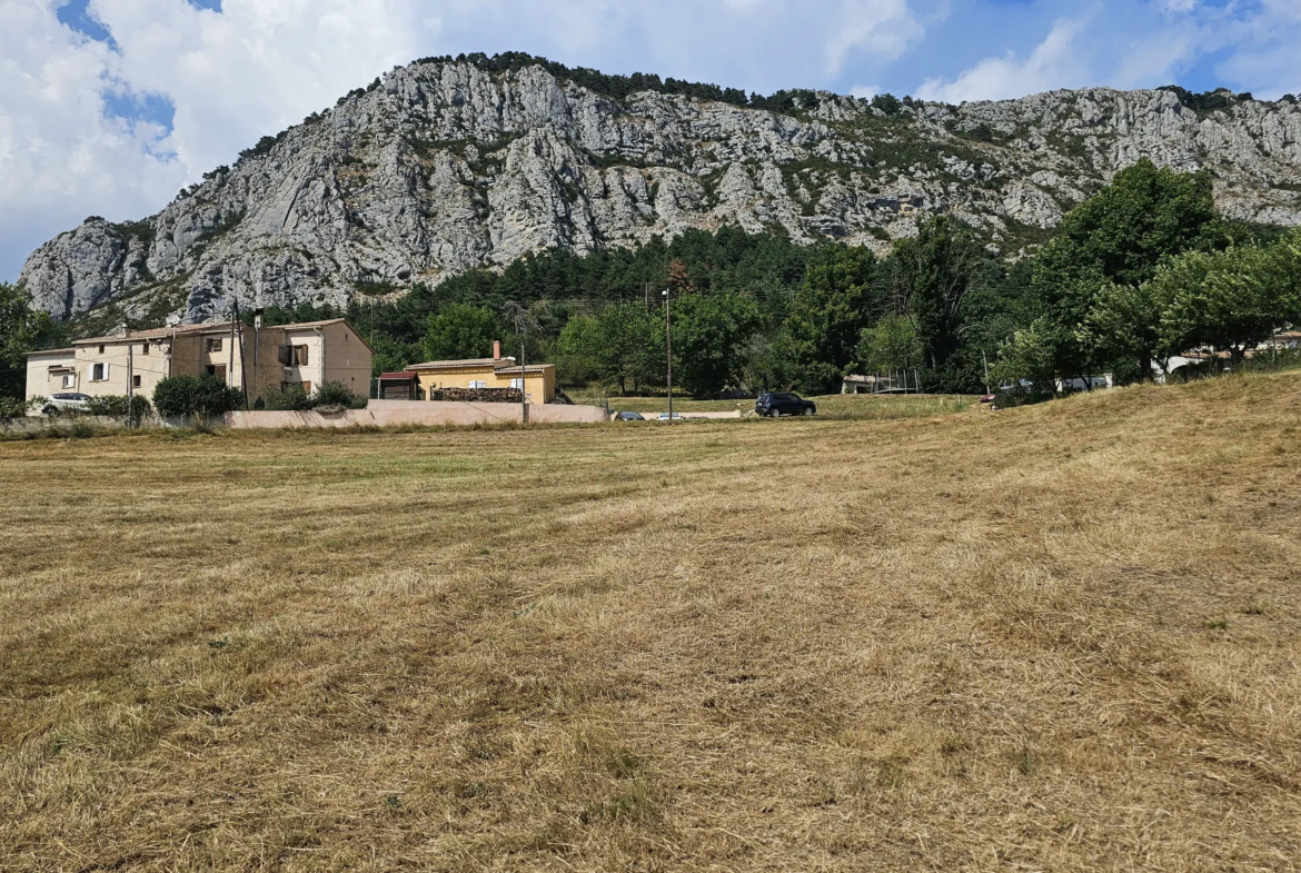 Terrain agricole avec vue dégagée à Seranon 