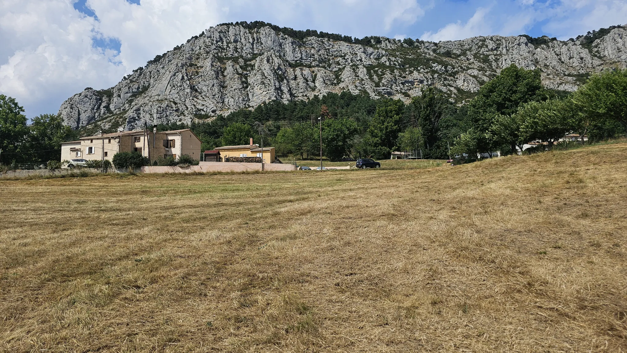 Terrain agricole avec vue dégagée à Seranon 