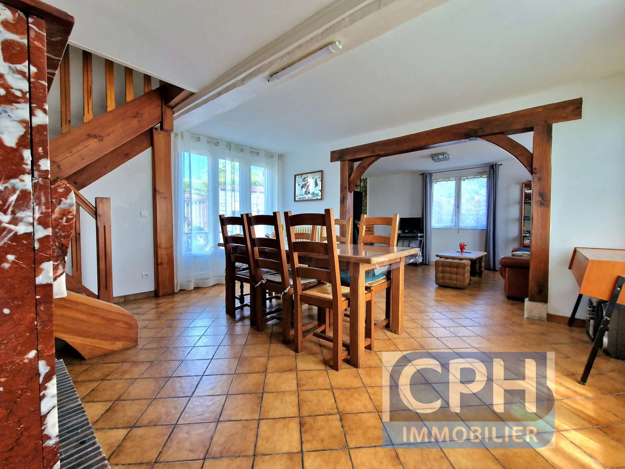 Maison familiale rénovée à Le Pré d'Auge - 4 chambres et jardin 