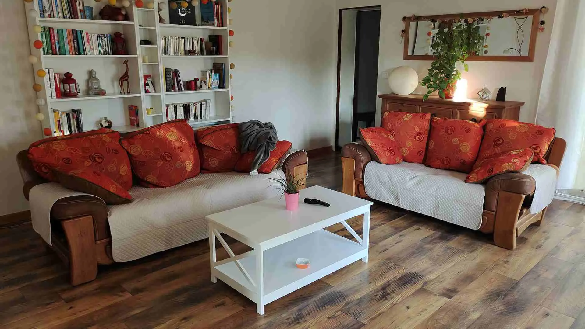 Maison en pierre avec piscine dans un hameau paisible à Bayon sur Gironde 