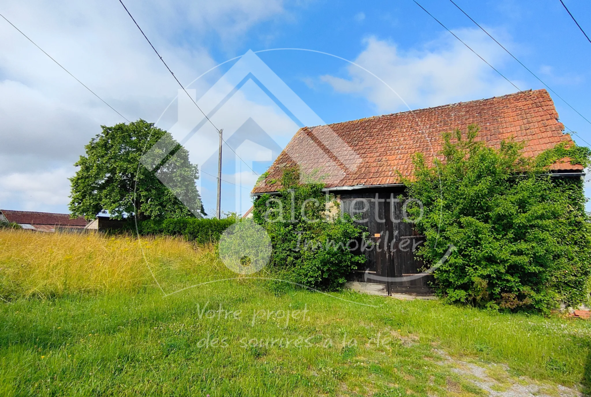 Grange à rénover sur terrain à Saint Gérand-le-Puy 