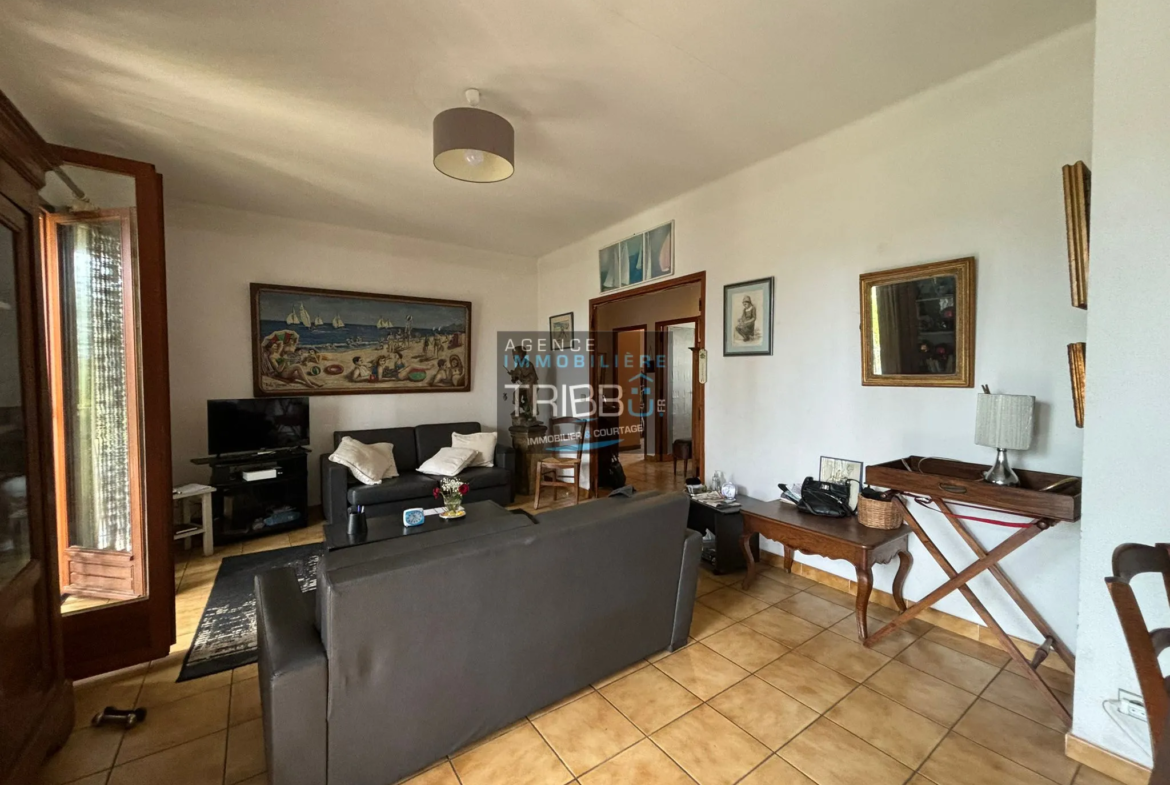 Villa avec 5 Chambres et Rendement Locatif à Perpignan 