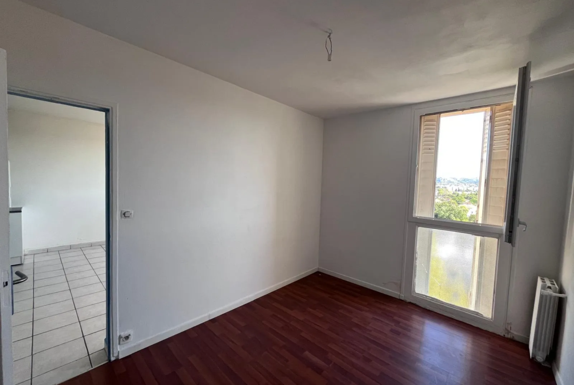 Appartement de type 2 à vendre en centre-ville de Marignane 