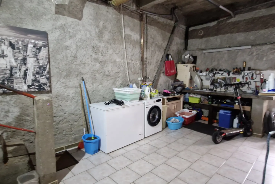 Vente de 2 maisons à Saint-Chamond - 120 m² avec garage et terrain 