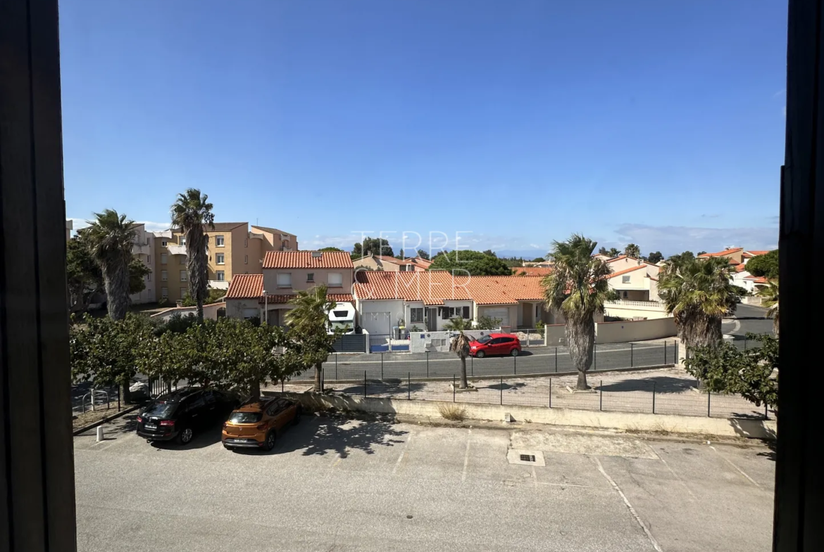 Vente d'un Appartement 2 pièces avec loggia vue mer à Saint-Cyprien Plage 