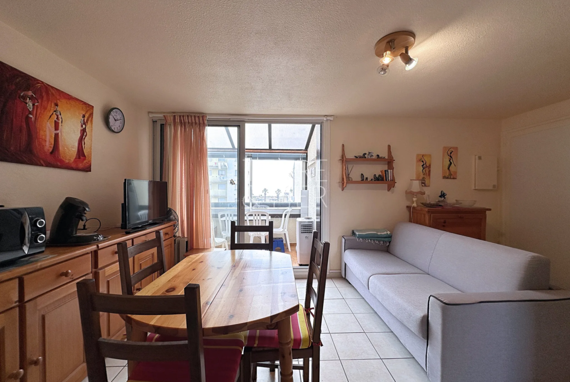 Vente d'un Appartement 2 pièces avec loggia vue mer à Saint-Cyprien Plage 