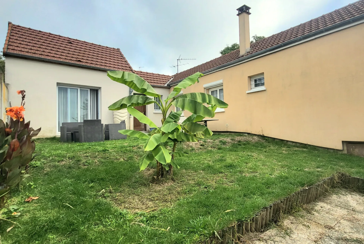 Maison lumineuse avec jardin à Osny 