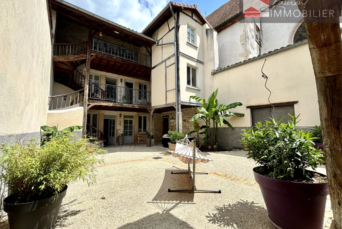 Tènement immobilier avec Maison de caractère et Appartement loué à Pont de Vaux 