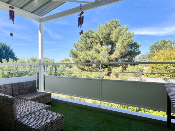 Appartement 2 pièces rénové avec terrasse à Eysines