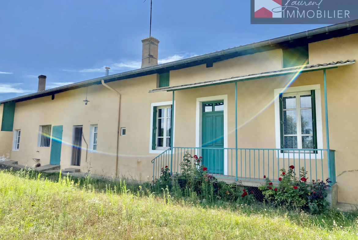 Grande maison à vendre à Sermoyer avec jardin et dépendances 