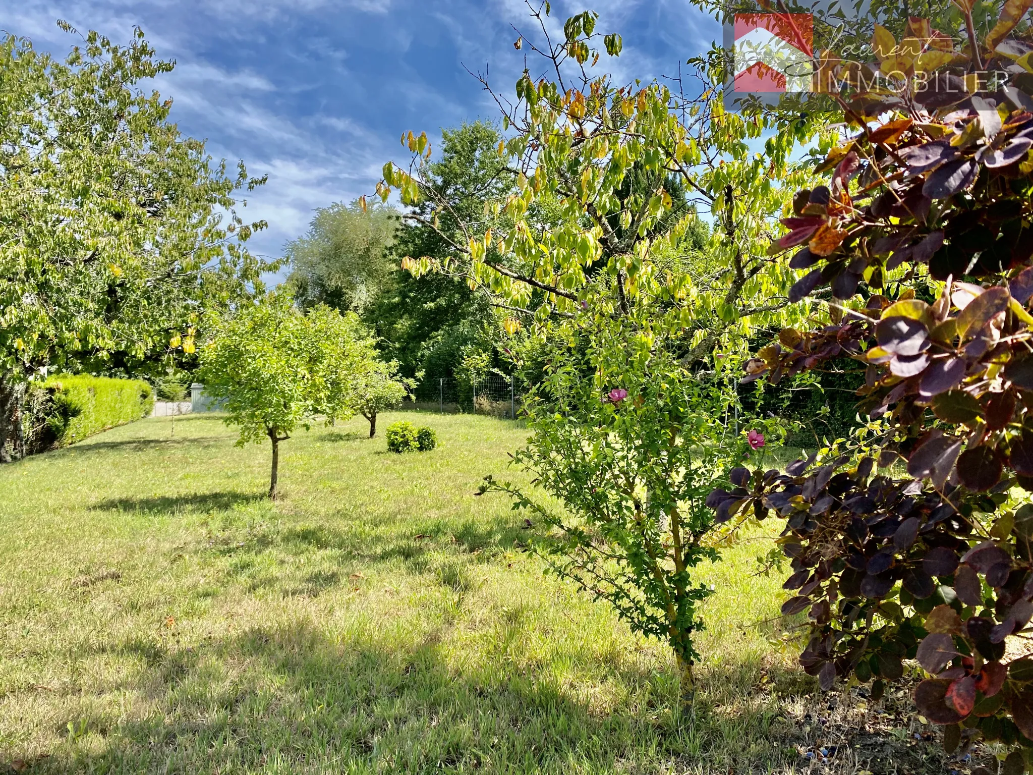 Grande maison à vendre à Sermoyer avec jardin et dépendances 