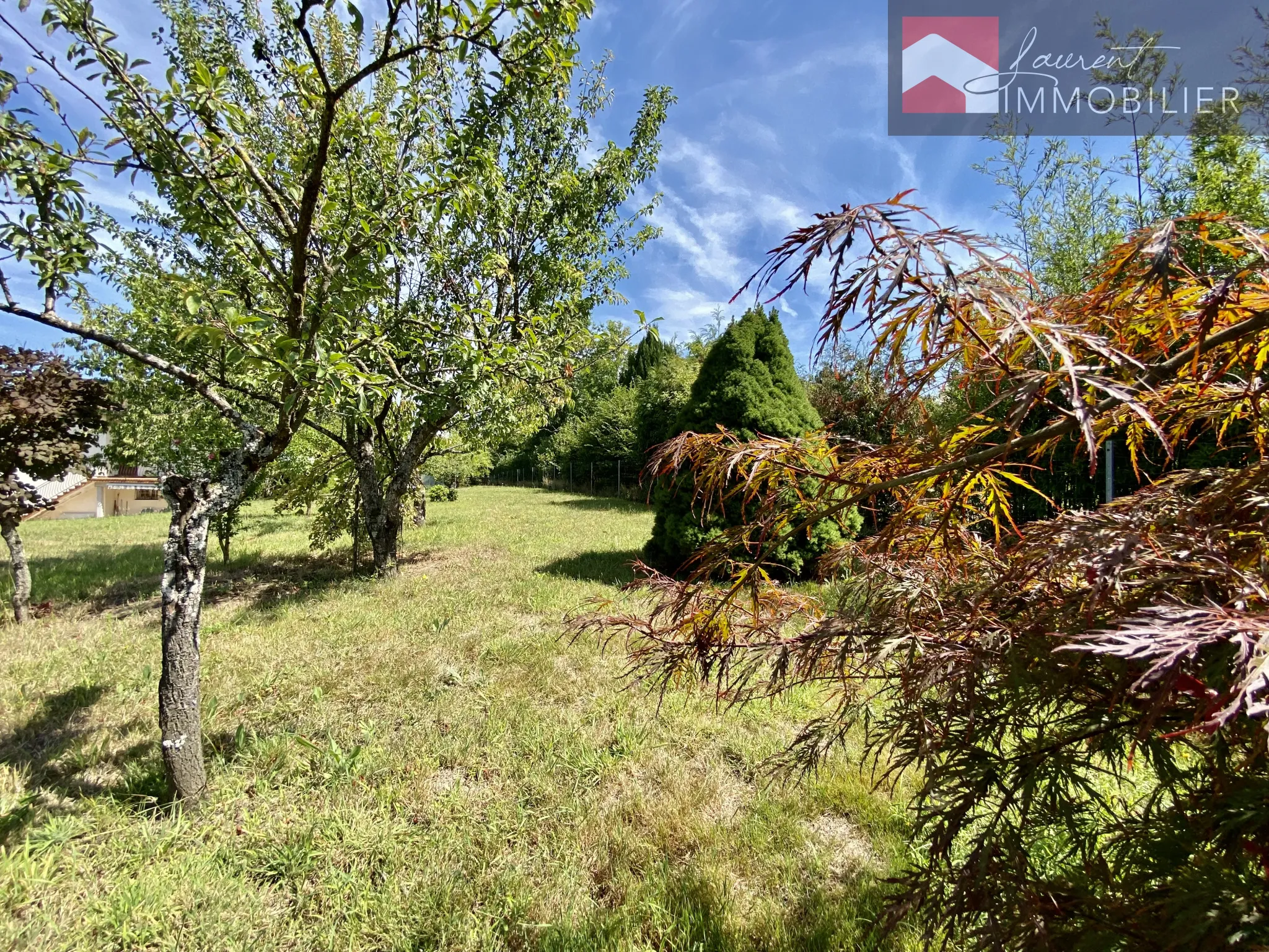 Grande maison à vendre à Sermoyer avec jardin et dépendances 