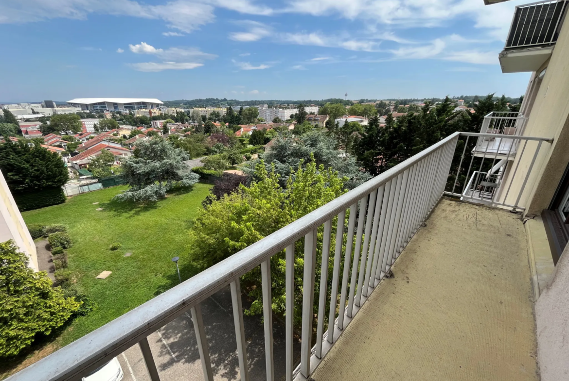 Appartement T2 avec balcon à Décines, proche des commodités 