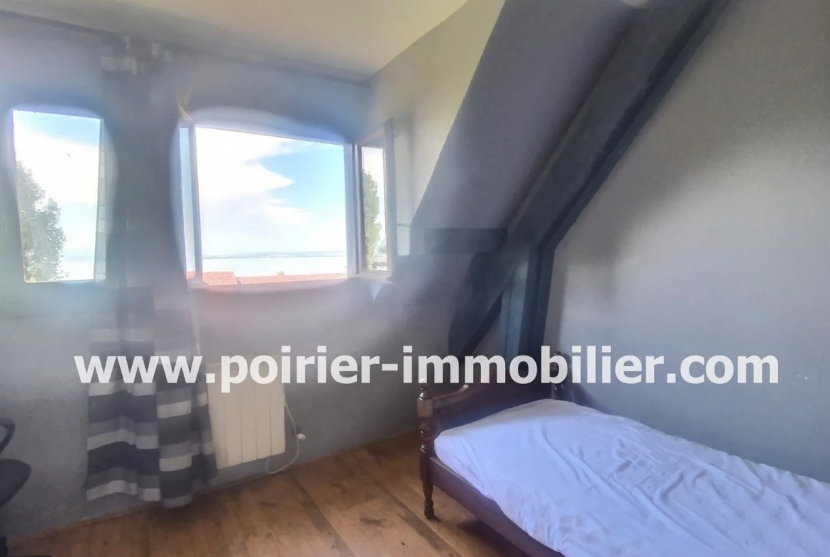 Appartement T4 en Duplex avec Vue Lac et Parking Privatif à Publier 